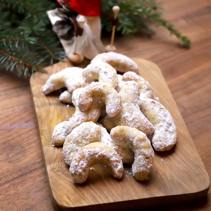 Vanillekipferln (Vanilla Crescents)